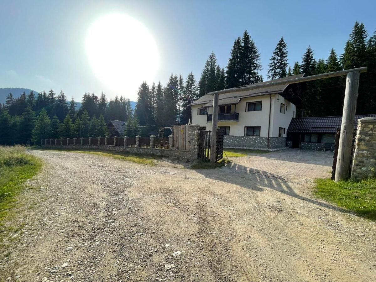Mounthoff Retreat Βίλα Moroeni Εξωτερικό φωτογραφία